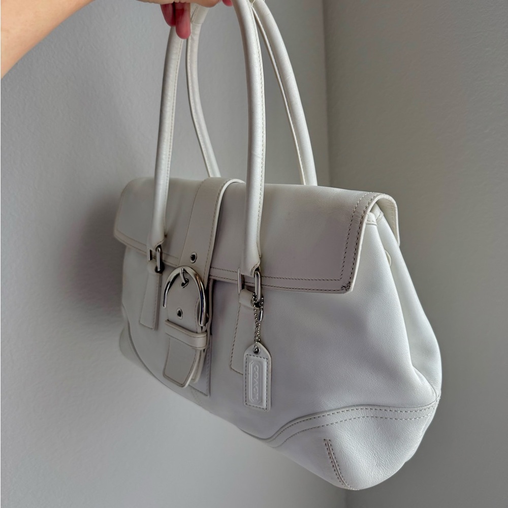 Vintage Coach Shoulder Bag SoHo Buckle Flap in white leather - Picture 4 of 7